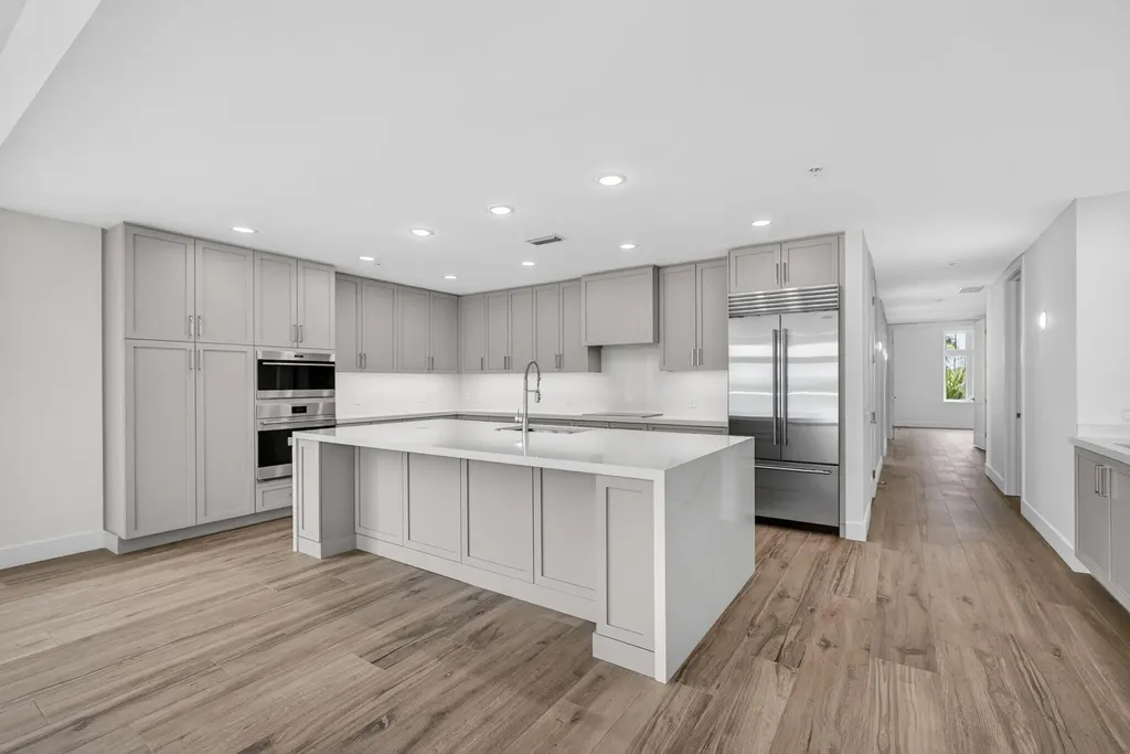 176 Lake Drive Palm Beach Shores FL 33404
