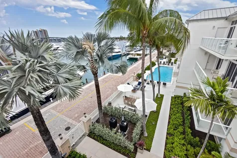 176 Lake Drive Palm Beach Shores FL 33404