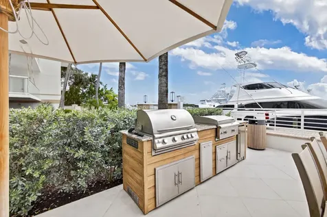 176 Lake Drive Palm Beach Shores FL 33404