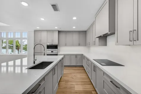 176 Lake Drive Palm Beach Shores FL 33404