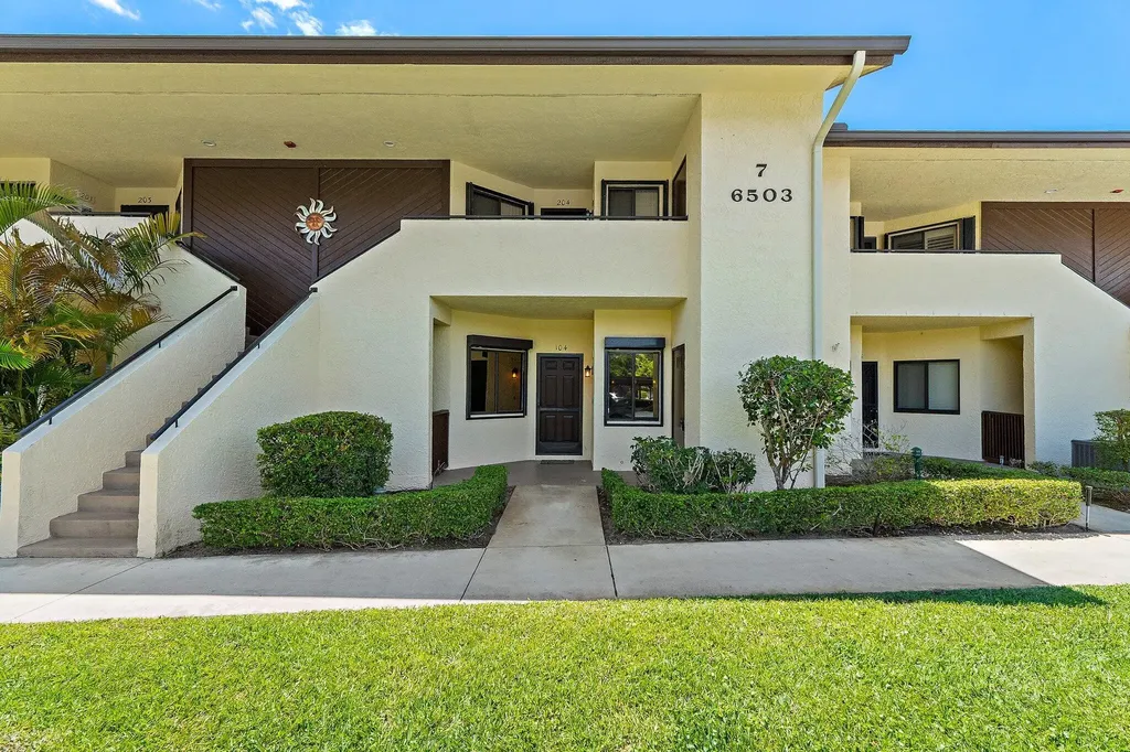 6503 SE Williamsburg Drive Hobe Sound FL 33455