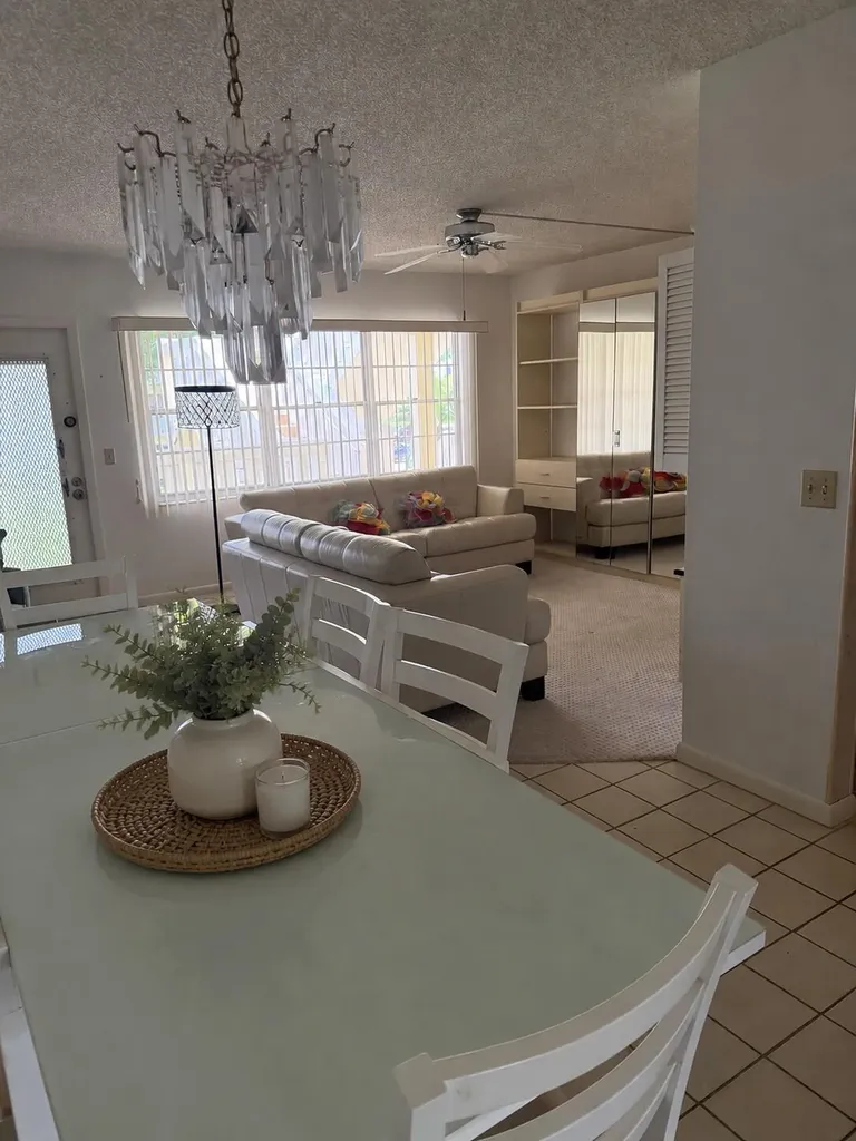 227 Dorset F Boca Raton FL 33434