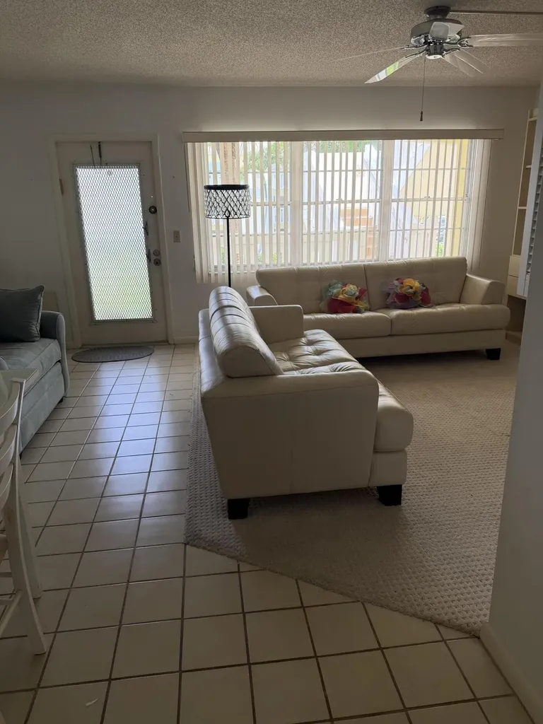 227 Dorset F Boca Raton FL 33434