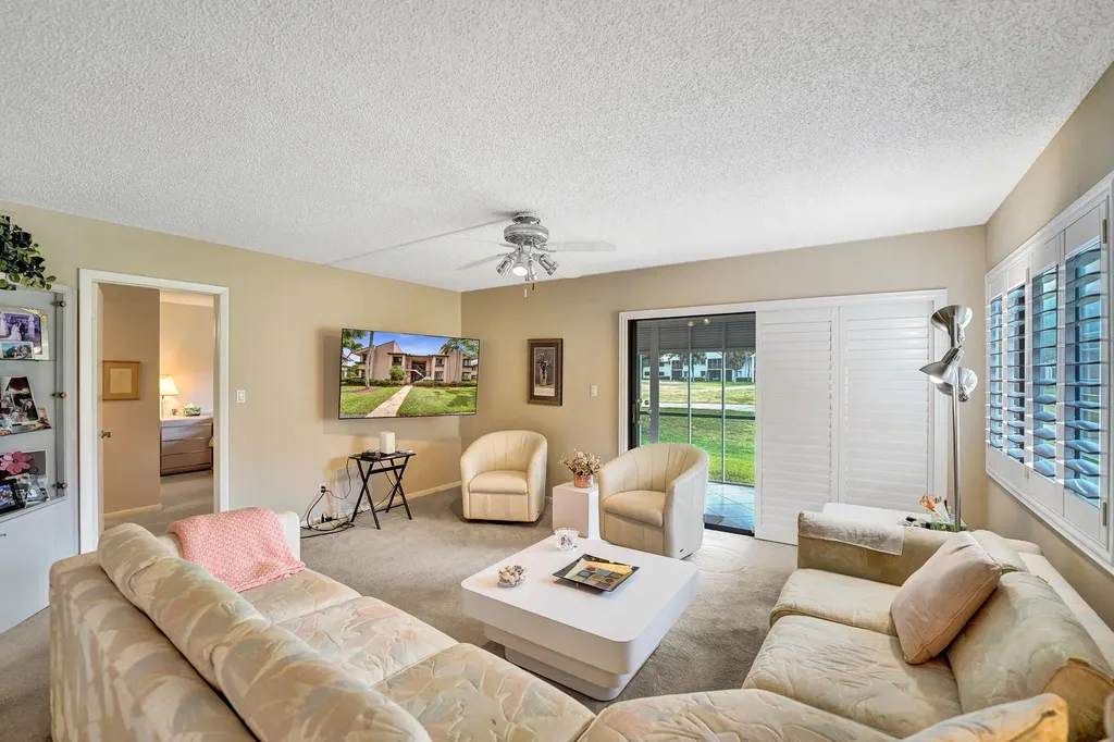 2160 SW 93 Way Davie FL 33324