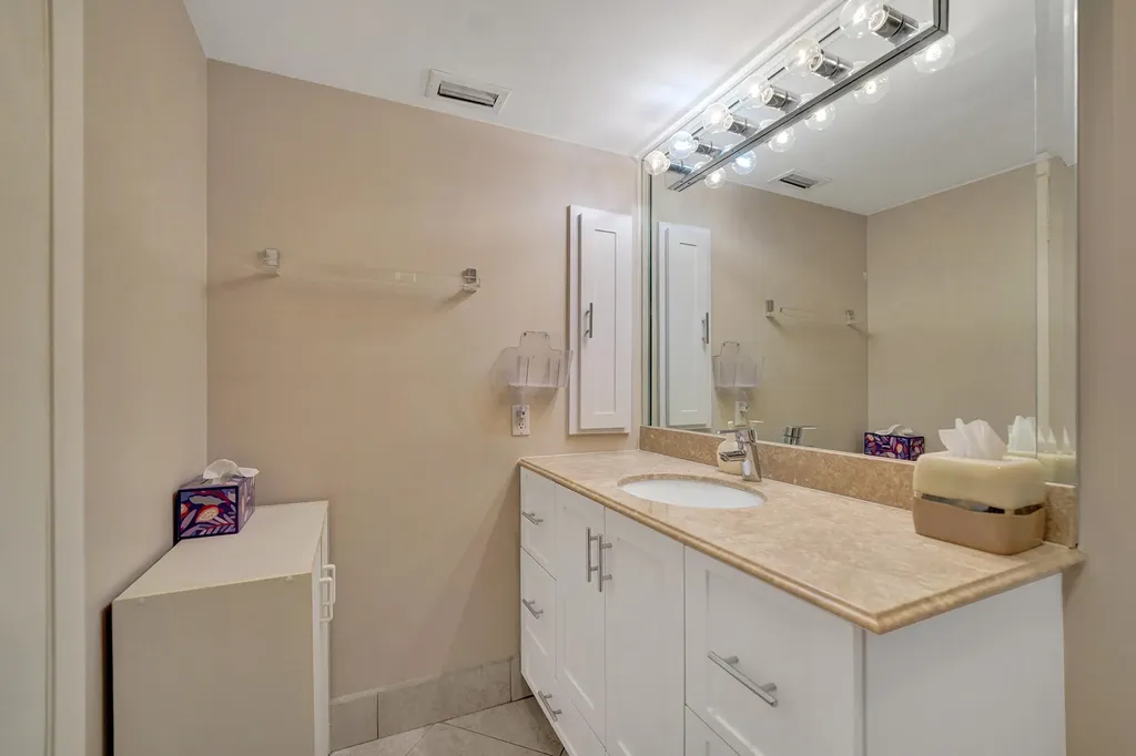 2160 SW 93 Way Davie FL 33324