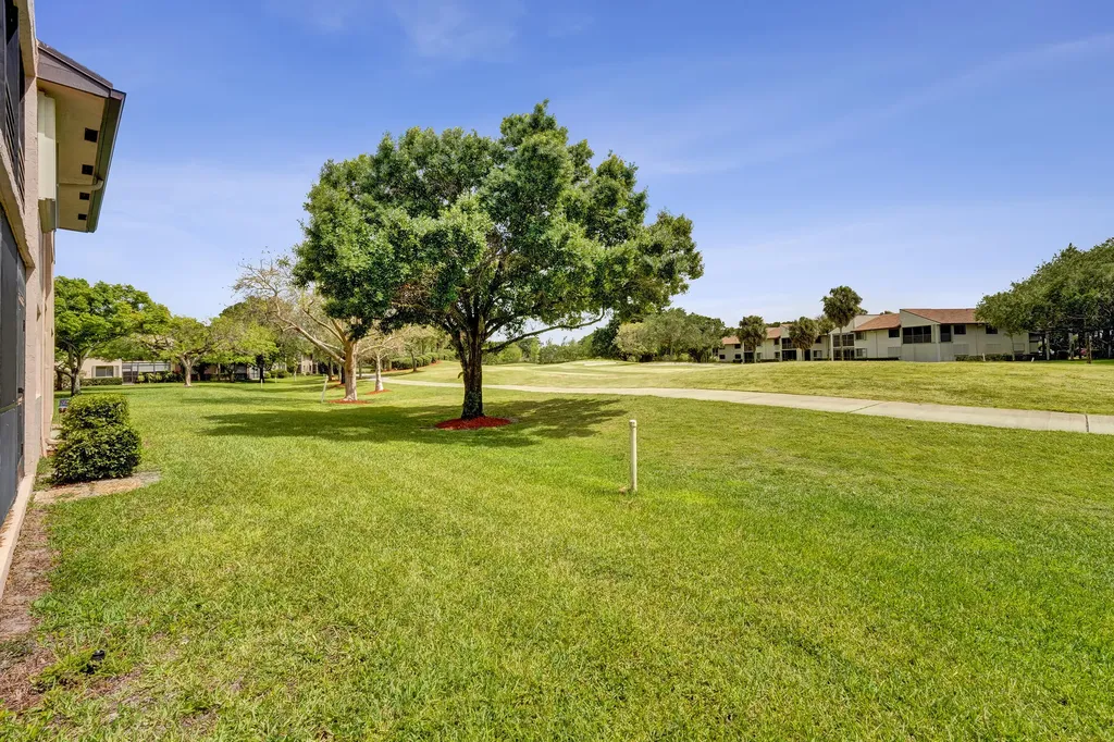 2160 SW 93 Way Davie FL 33324