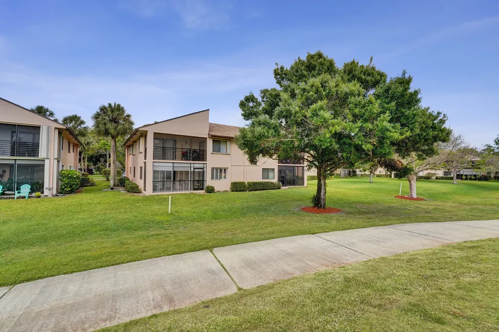 2160 SW 93 Way Davie FL 33324