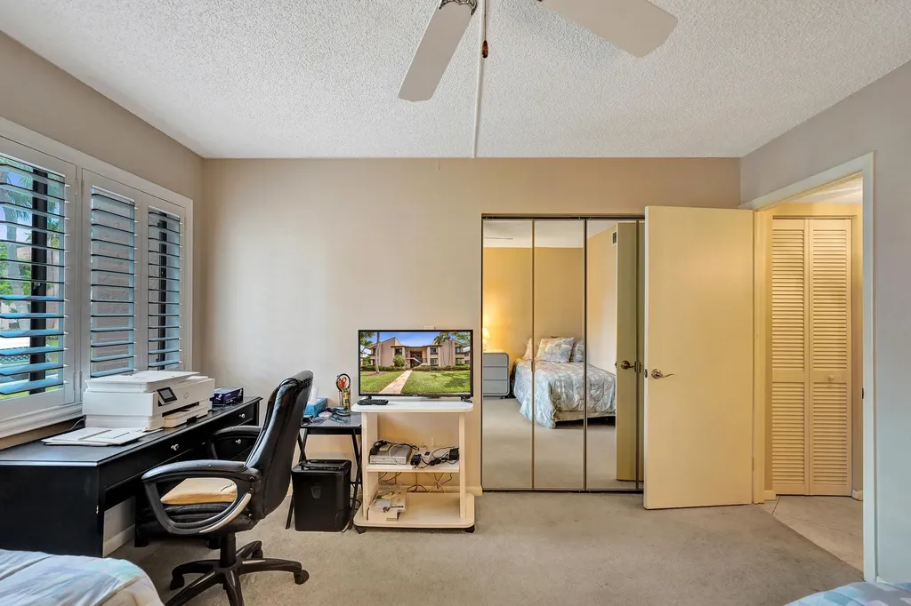 2160 SW 93 Way Davie FL 33324