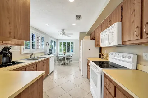 2160 SW 93 Way Davie FL 33324