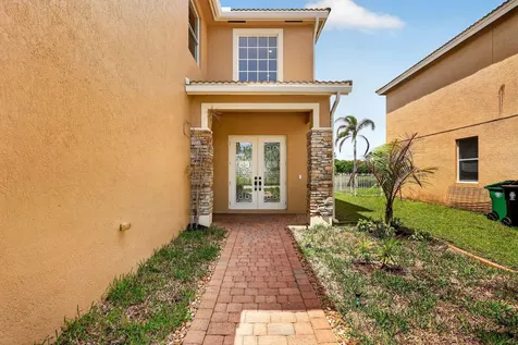1464 NW Leonardo Circle Port St Lucie FL 34986