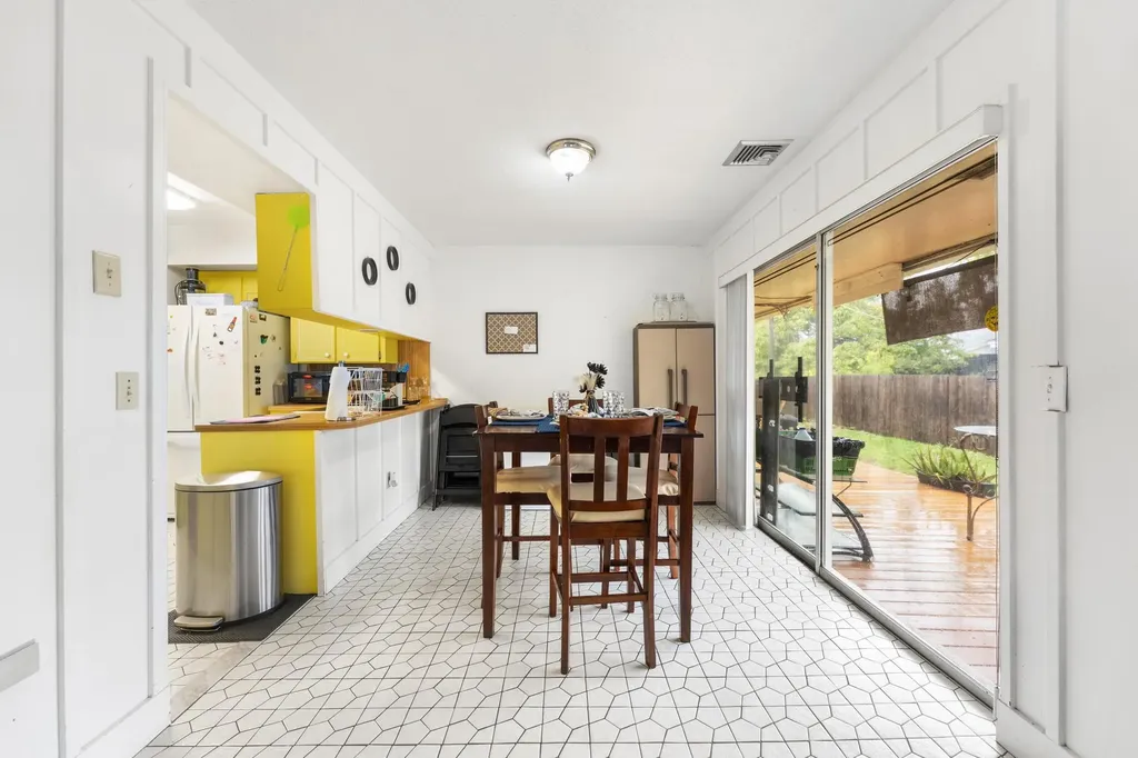 1675 E Breezy Lane West Palm Beach FL 33417