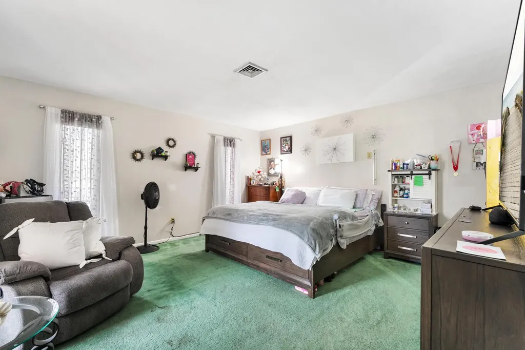 1675 E Breezy Lane West Palm Beach FL 33417