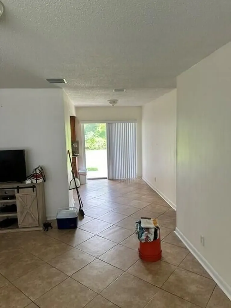1675 E Breezy Lane West Palm Beach FL 33417