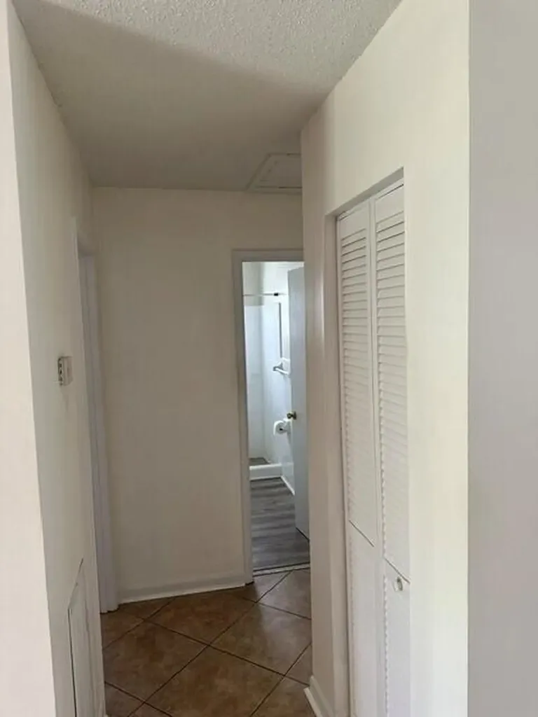 1675 E Breezy Lane West Palm Beach FL 33417