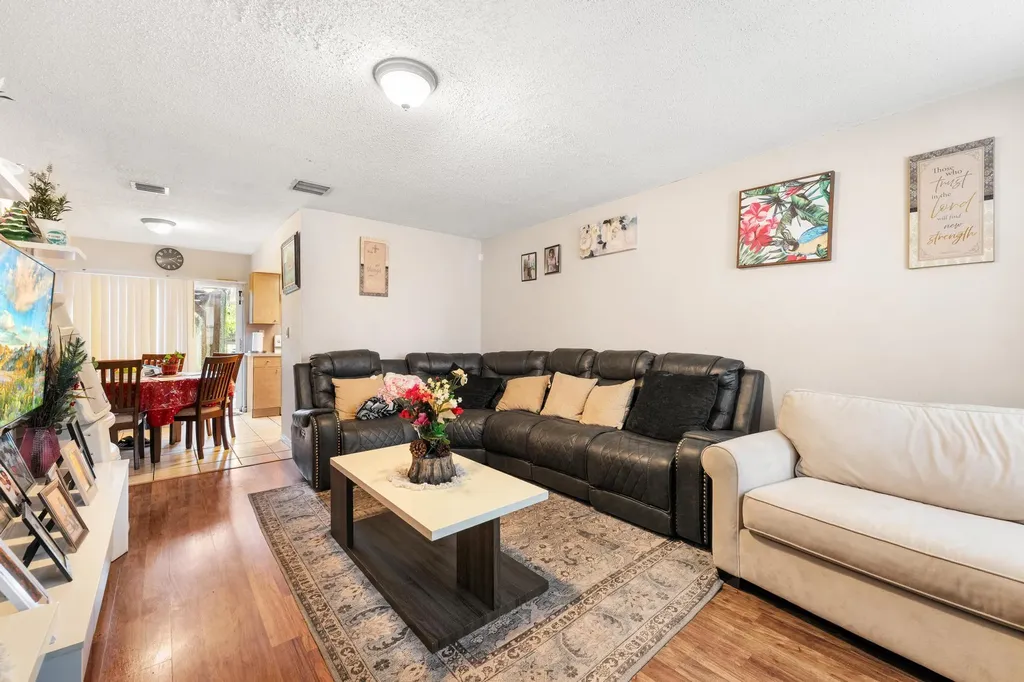1675 E Breezy Lane West Palm Beach FL 33417