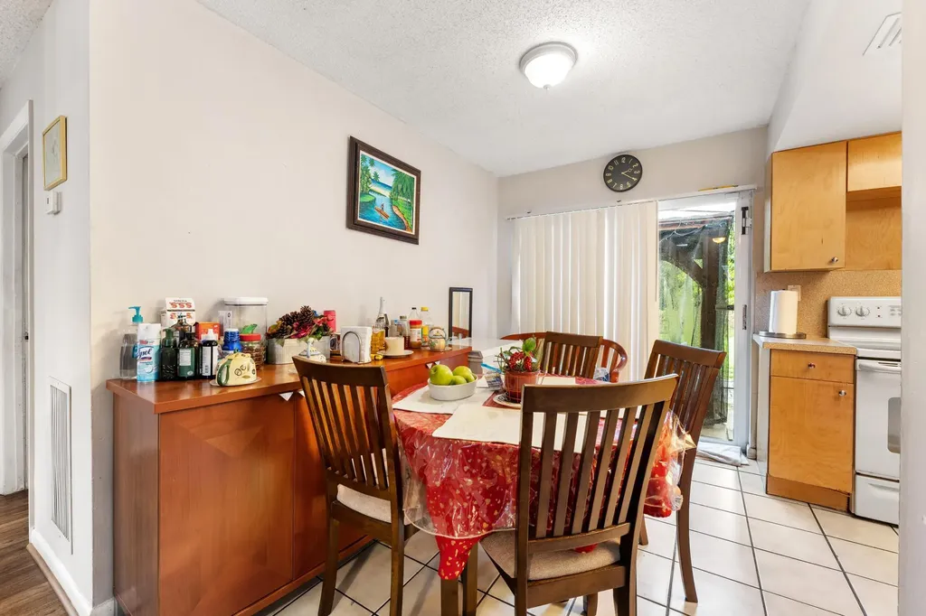 1675 E Breezy Lane West Palm Beach FL 33417