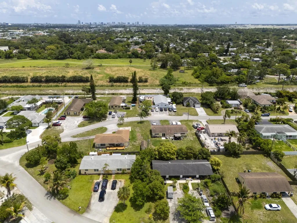 1675 E Breezy Lane West Palm Beach FL 33417