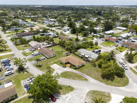 1675 E Breezy Lane West Palm Beach FL 33417