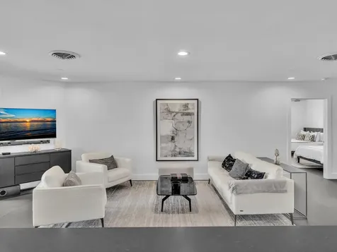 1640 NE 43rd Street Oakland Park FL 33334