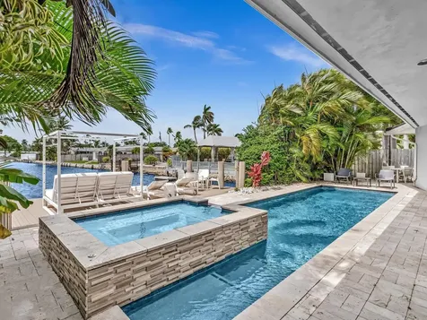 1640 NE 43rd Street Oakland Park FL 33334