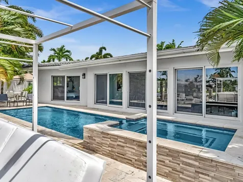 1640 NE 43rd Street Oakland Park FL 33334