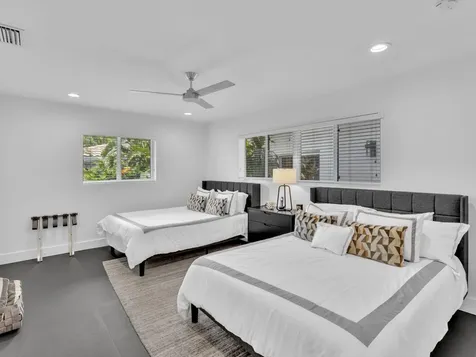 1640 NE 43rd Street Oakland Park FL 33334