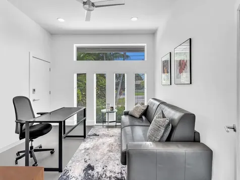 1640 NE 43rd Street Oakland Park FL 33334