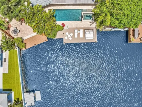 1640 NE 43rd Street Oakland Park FL 33334