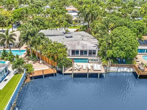 1640 NE 43rd Street Oakland Park FL 33334