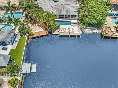 1640 NE 43rd Street Oakland Park FL 33334