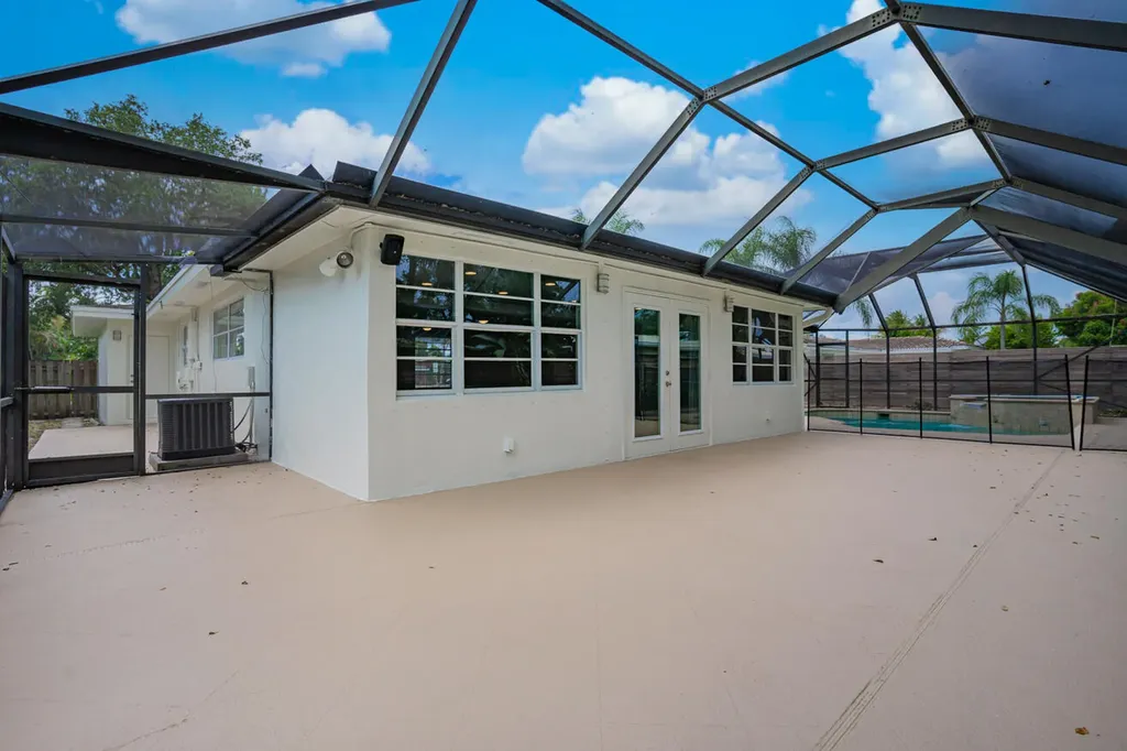 276 SW 7th Avenue Boca Raton FL 33486