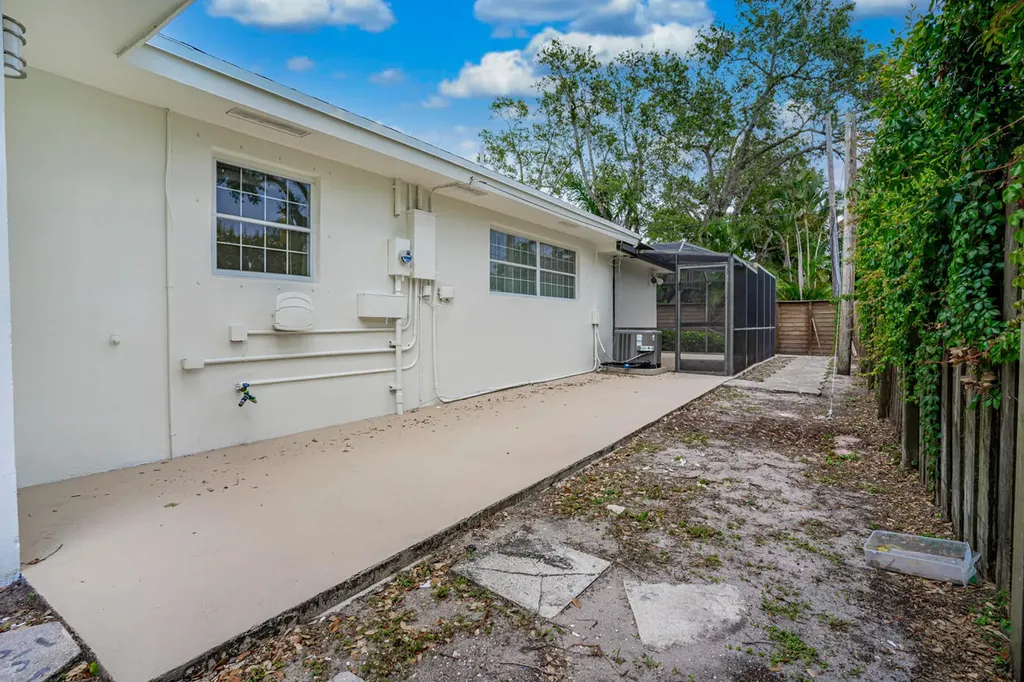 276 SW 7th Avenue Boca Raton FL 33486