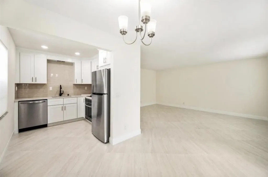 401 Monaco Way Delray Beach FL 33446
