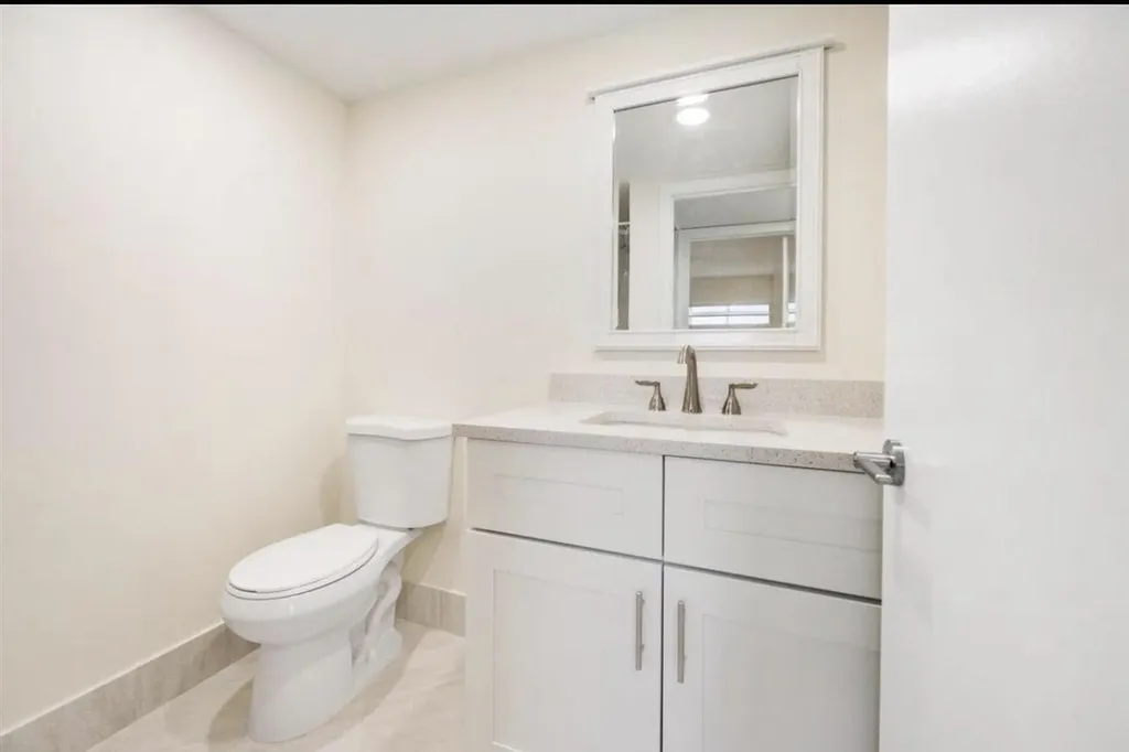 401 Monaco Way Delray Beach FL 33446