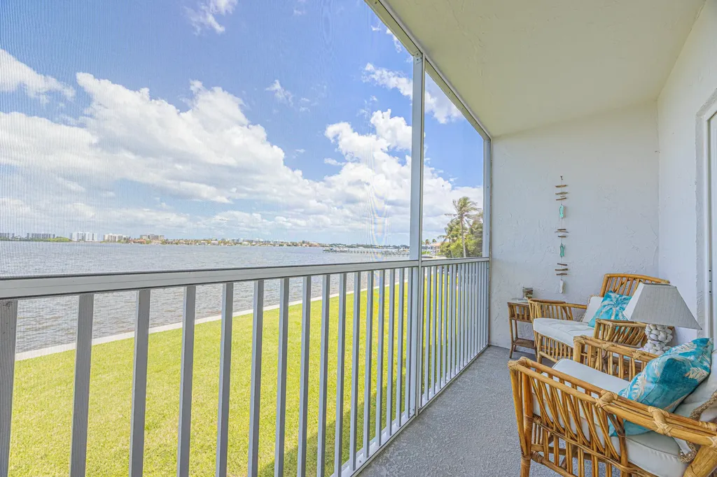 1516 S Lakeside Drive Lake Worth Beach FL 33460