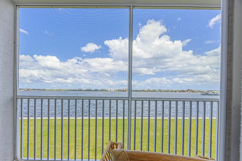 1516 S Lakeside Drive Lake Worth Beach FL 33460