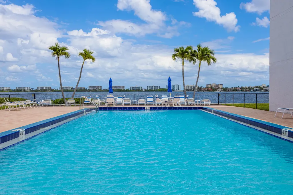 1516 S Lakeside Drive Lake Worth Beach FL 33460