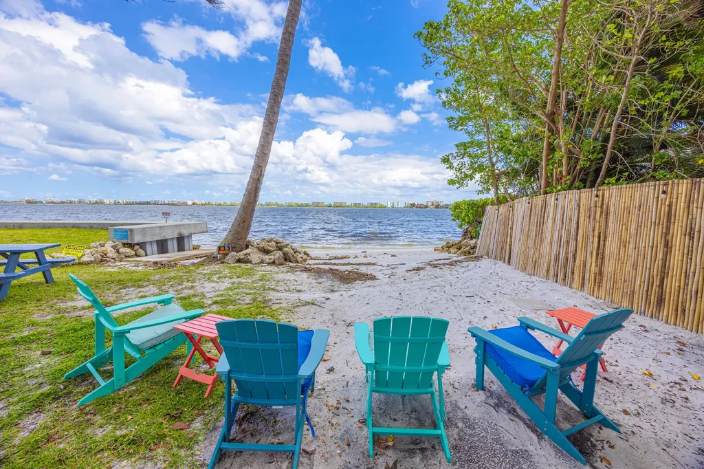 1516 S Lakeside Drive Lake Worth Beach FL 33460