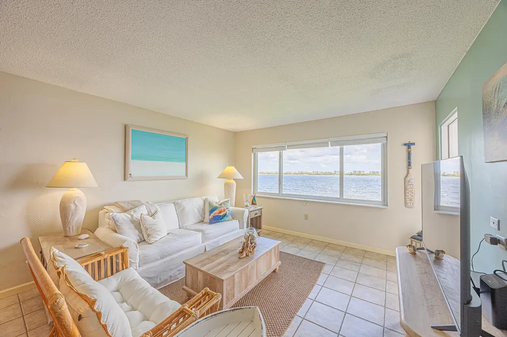 1516 S Lakeside Drive Lake Worth Beach FL 33460
