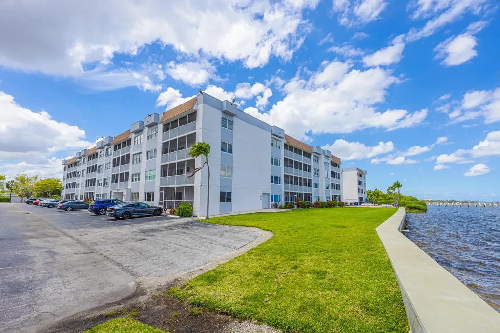1516 S Lakeside Drive Lake Worth Beach FL 33460
