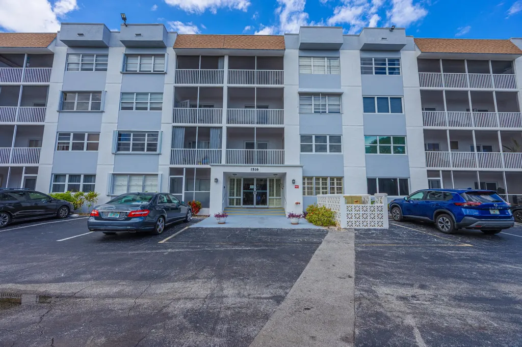 1516 S Lakeside Drive Lake Worth Beach FL 33460
