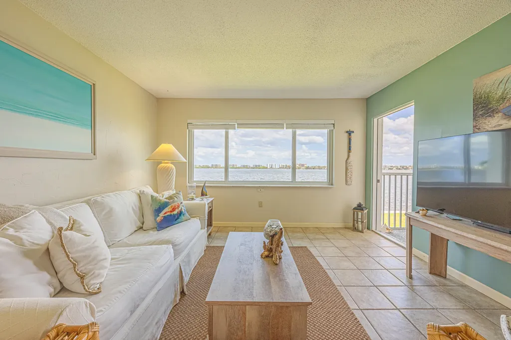 1516 S Lakeside Drive Lake Worth Beach FL 33460