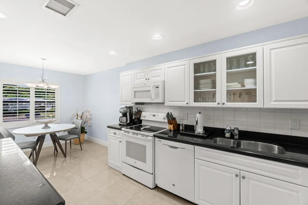 5 Westgate Lane Boynton Beach FL 33436