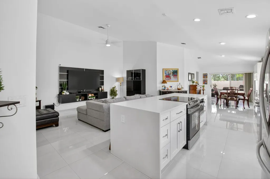 5501 Grande Palm Circle Delray Beach FL 33484