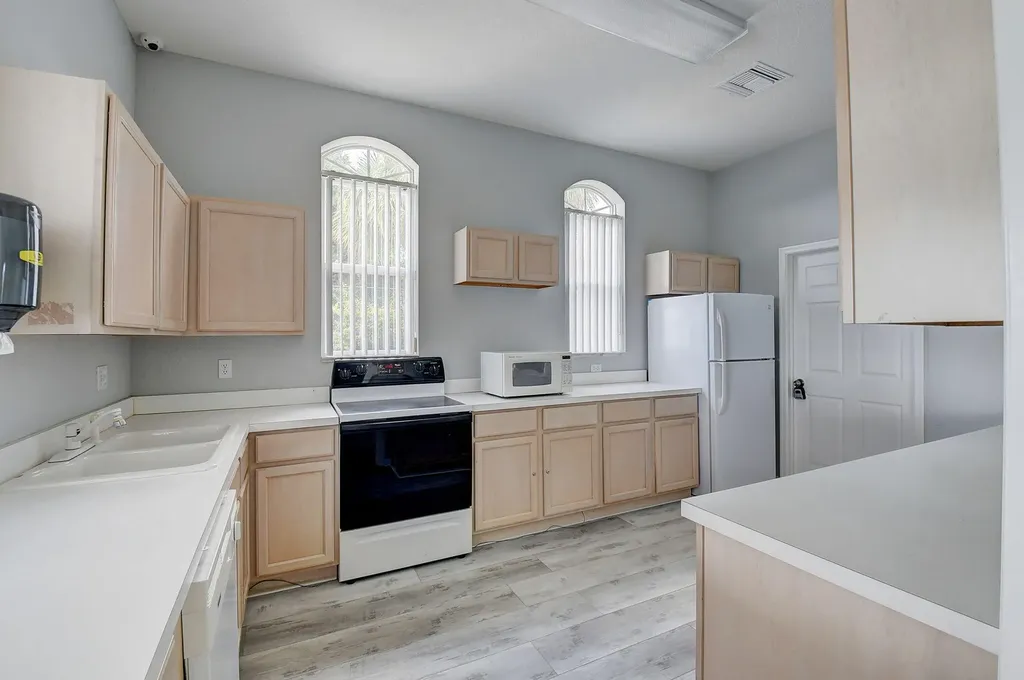 5501 Grande Palm Circle Delray Beach FL 33484