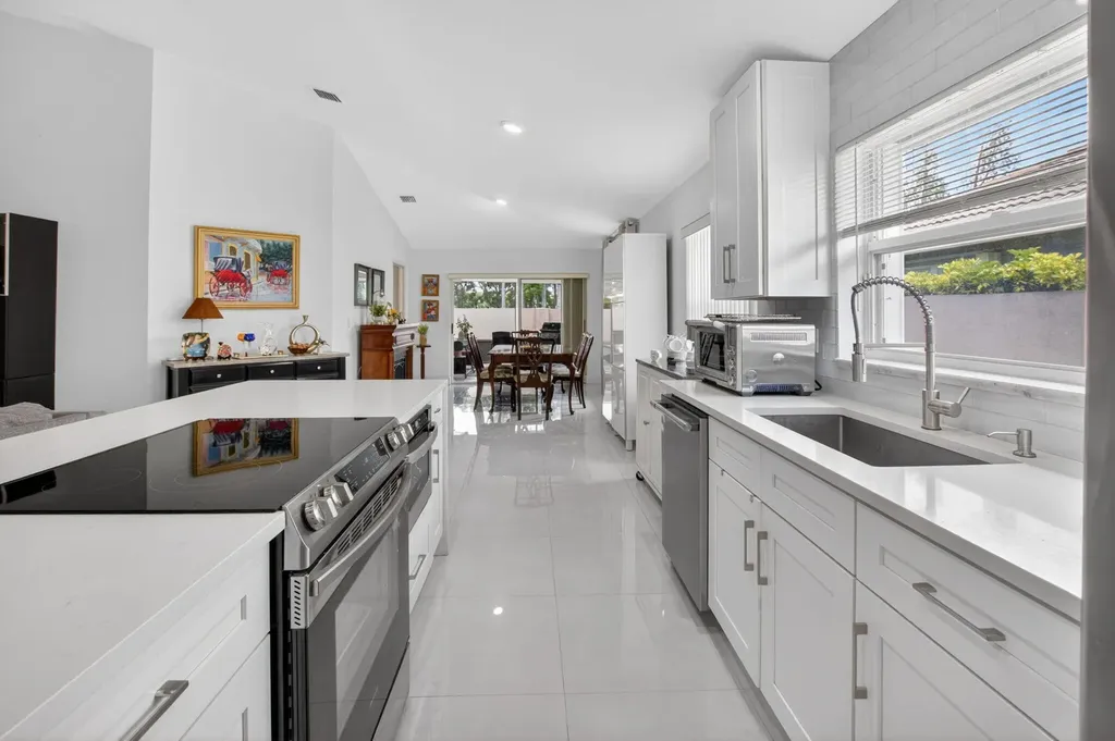 5501 Grande Palm Circle Delray Beach FL 33484