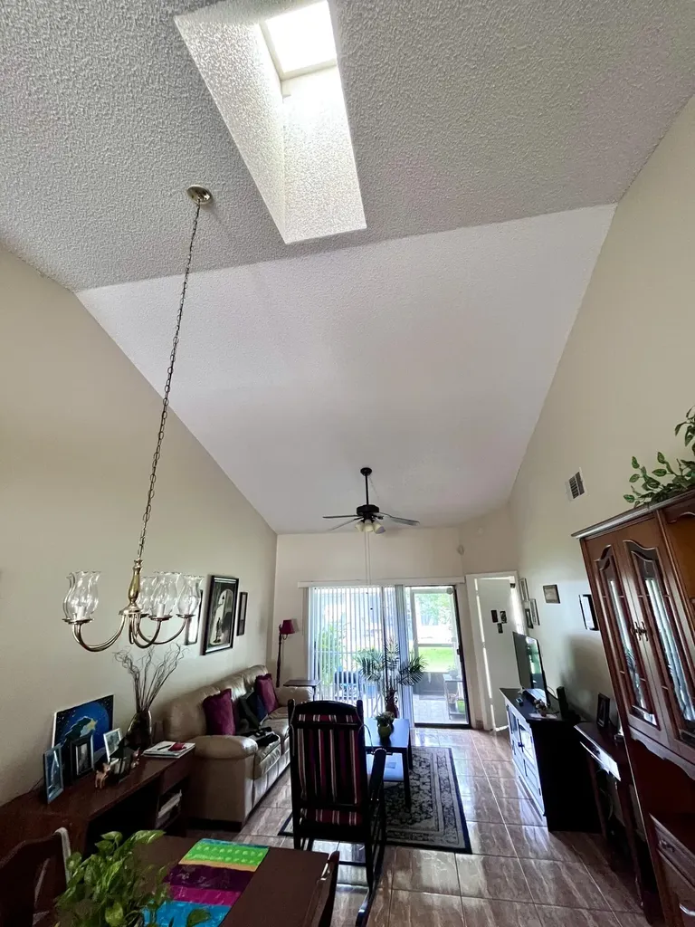29 Lakepointe Circle Kissimmee FL 34743