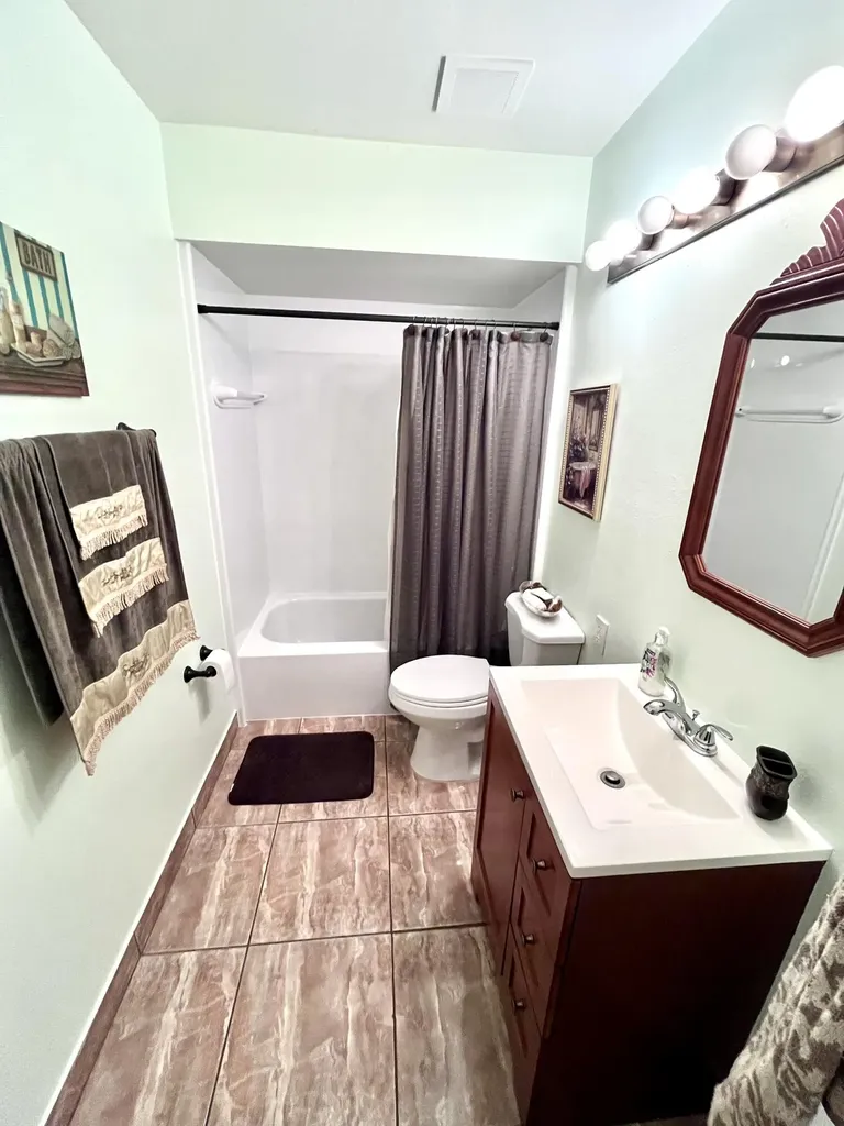 29 Lakepointe Circle Kissimmee FL 34743