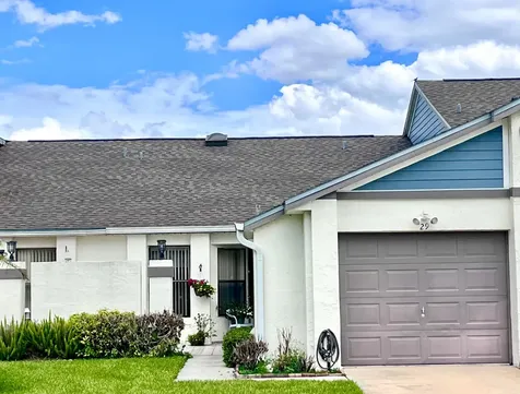 29 Lakepointe Circle Kissimmee FL 34743