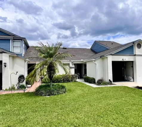 29 Lakepointe Circle Kissimmee FL 34743